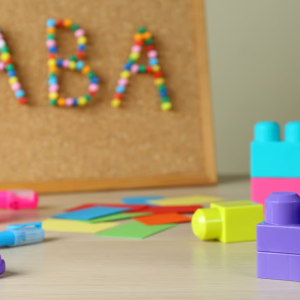 O que é a terapia ABA e por que ela é recomendada no tratamento do autismo?